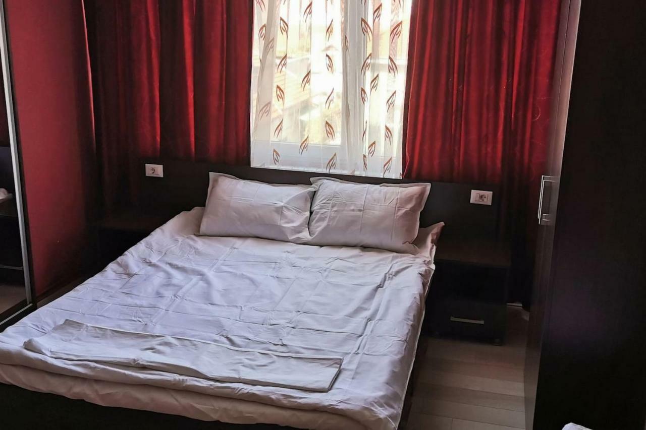 Luxury Apartment With Two Bedrooms And Large Living Room, 100 Square Meters, City Center Oradea Eksteriør bilde